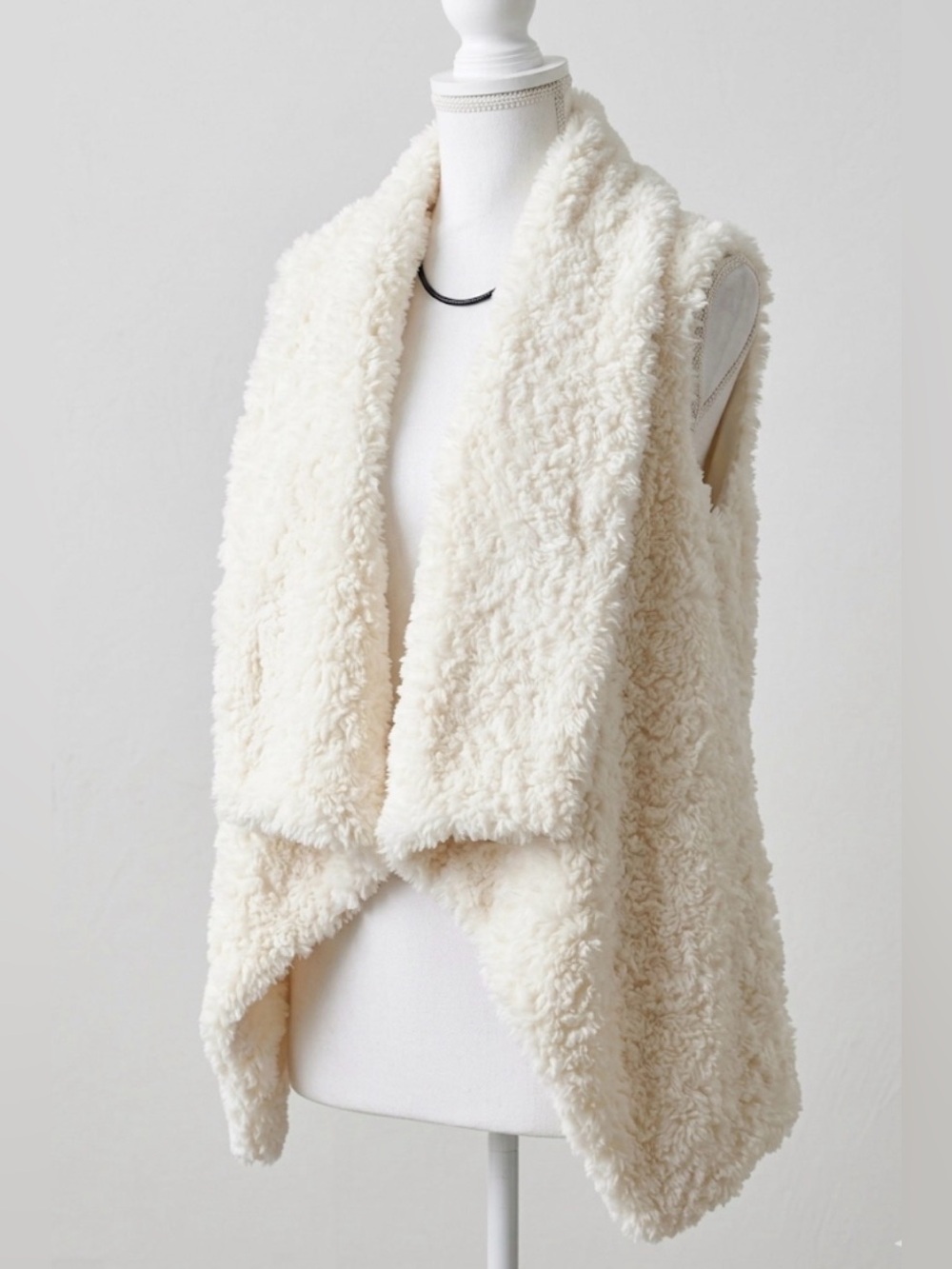 Me Jane Cream Faux Shearling Open-Front Vest